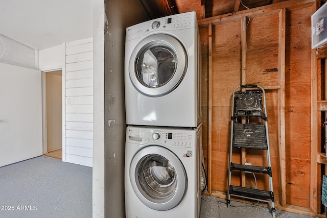 11815 N 112th Dr, Youngtown, AZ 85363 - washroom featuring stacked washer and clothes dryer