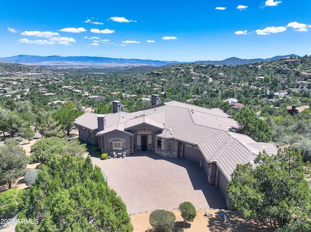 bird's eye view with a mountain view
