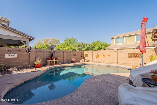 5012 S Girard St, Gilbert, AZ 85298 - view of swimming pool featuring a fenced backyard and a fenced in pool
