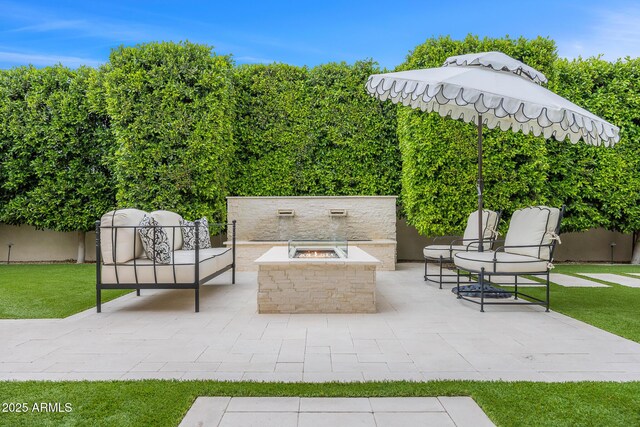 5542 E Alan Ln, Paradise Valley, AZ 85253 - view of patio / terrace featuring an outdoor fire pit