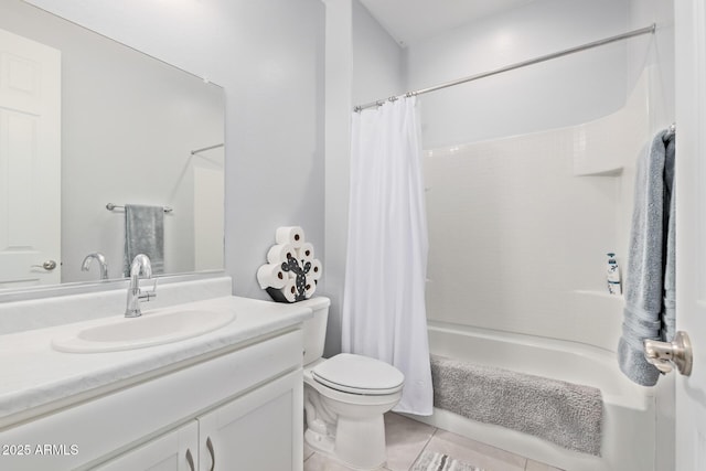 1005 W Lincoln Ave, Coolidge, AZ 85128 - bathroom featuring tile patterned flooring, shower / bath combo, vanity, and toilet