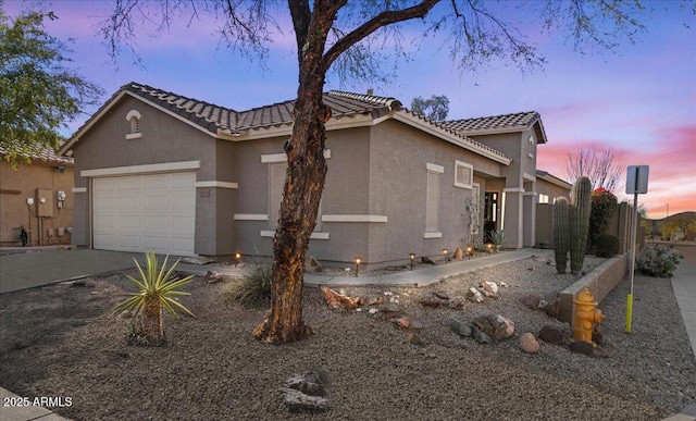 view of front facade featuring a garage