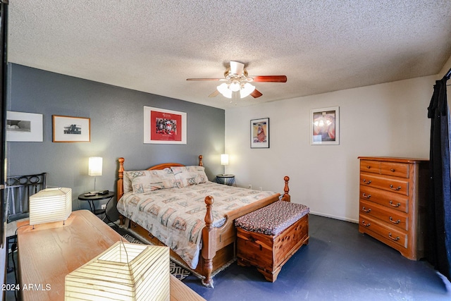 bedroom featuring a textured ceiling and ceiling fan