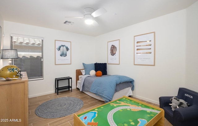 bedroom with ceiling fan