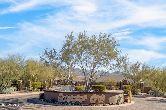 view of community / neighborhood sign