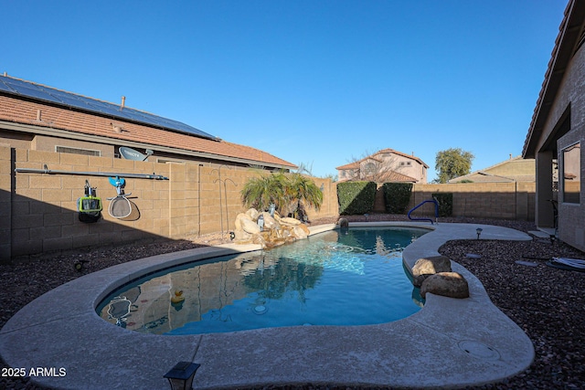 view of swimming pool