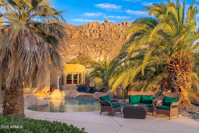 view of patio featuring an outdoor hangout area