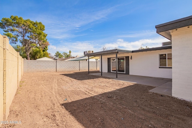 view of yard featuring a patio