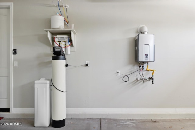 10630 W Pinchot Ave, Avondale, AZ 85392 - utilities featuring tankless water heater