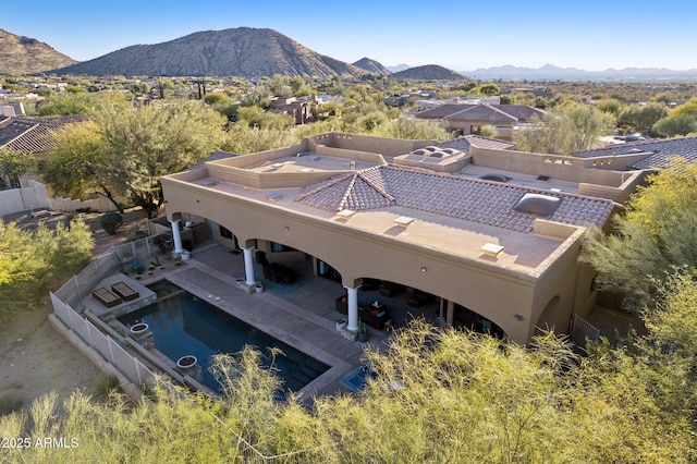 bird's eye view featuring a mountain view