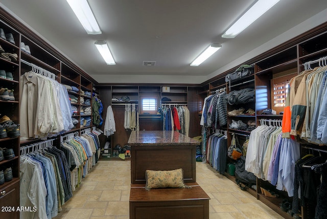 view of spacious closet