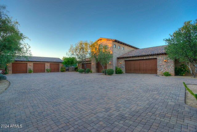 view of front facade with a garage