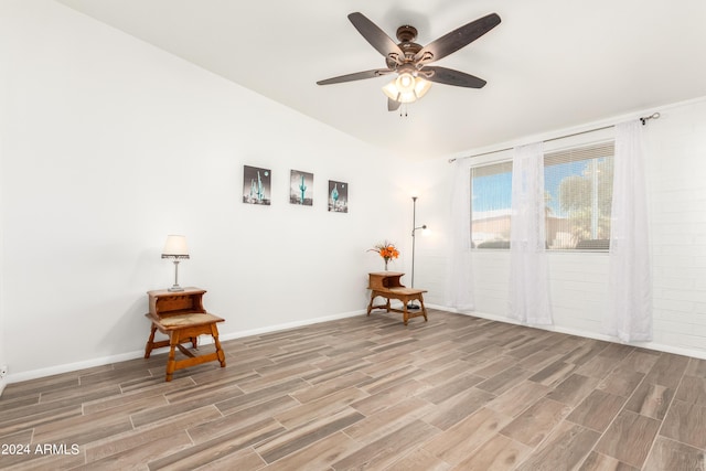 sitting room with ceiling fan