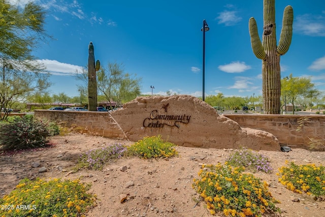 view of community / neighborhood sign