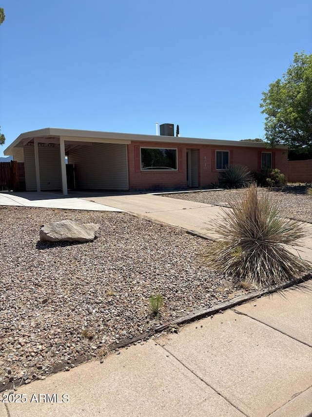 4910 E Foothills Dr, Sierra Vista, AZ 85635 - ranch-style home with driveway and brick siding