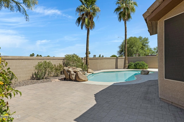 1821 S Navajo Way, Chandler, AZ 85286 - view of pool featuring a patio area and a fenced backyard