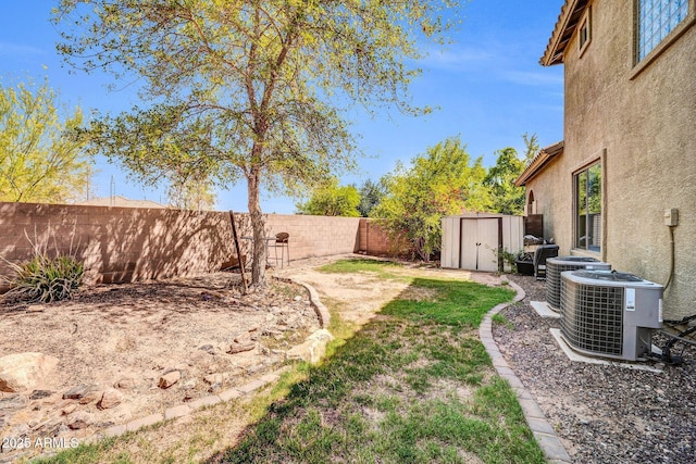 11965 W Monte Vista Rd, Avondale, AZ 85392 - fenced backyard with a shed