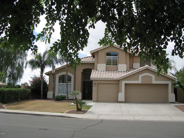 view of front of home featuring a front lawn