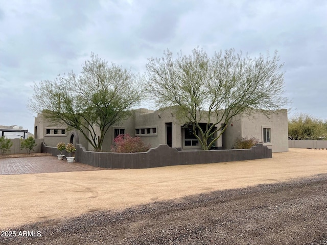 2427 W Desert Hills Estate Dr, Phoenix, AZ 85086 - view of front of property featuring fence and stucco siding