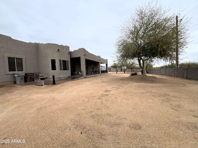 2427 W Desert Hills Estate Dr, Phoenix, AZ 85086 - view of yard featuring fence