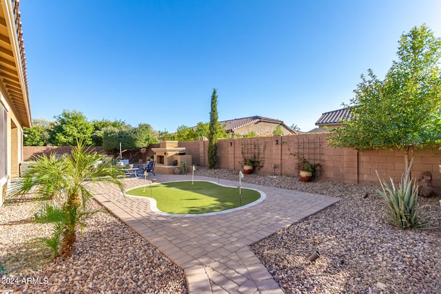 view of yard featuring a patio