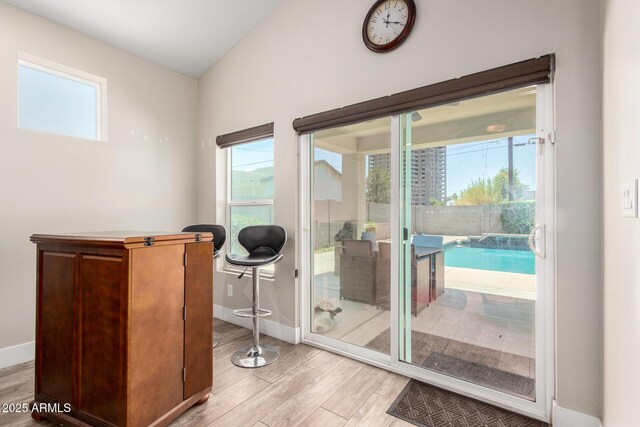 1005 E Weldon Ave, Phoenix, AZ 85014 - entryway featuring light wood-style floors and baseboards