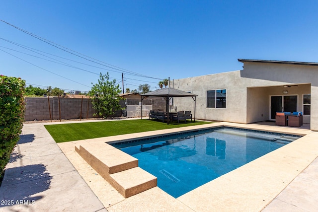1005 E Weldon Ave, Phoenix, AZ 85014 - view of swimming pool featuring an outdoor living space and a patio area