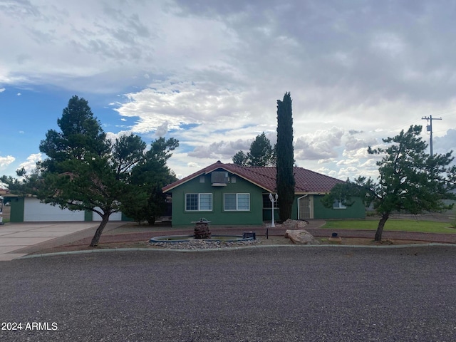 view of front facade featuring a garage