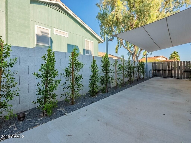 4748 E Redfield Rd, Phoenix, AZ 85032 - view of patio / terrace