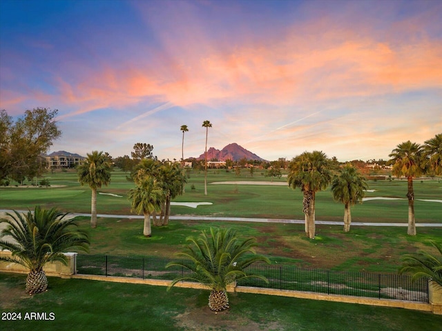 40 Biltmore Est, Phoenix, AZ 85016 - view of home's community featuring fence and a lawn