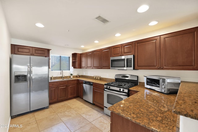 kitchen with visible vents, recessed lighting, appliances with stainless steel finishes, and a sink