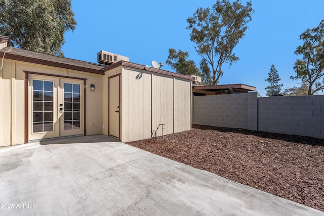 3646 N 69th Ave Unit 55, Phoenix, AZ 85033 - view of patio with french doors and fence