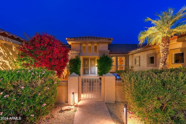 view of mediterranean / spanish-style home