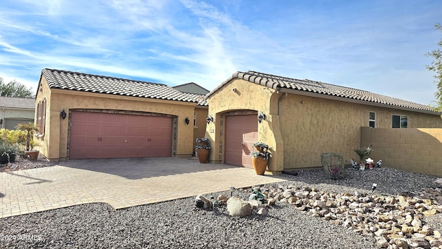 view of front facade featuring a garage