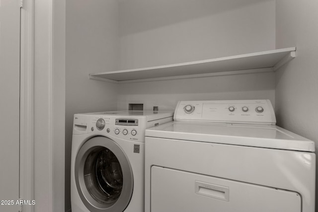 4644 W Havasupai Dr, Glendale, AZ 85308 - washroom featuring independent washer and dryer