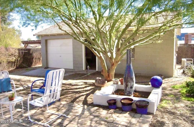 1837 W Roma Ave, Phoenix, AZ 85015 - garage with fence