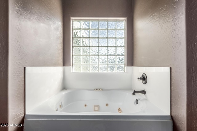 5347 E 10th Ave, Apache Junction, AZ 85119 - full bath with a textured wall and a tub with jets