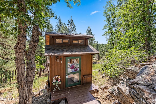 view of outbuilding