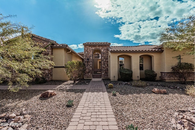 view of mediterranean / spanish-style house