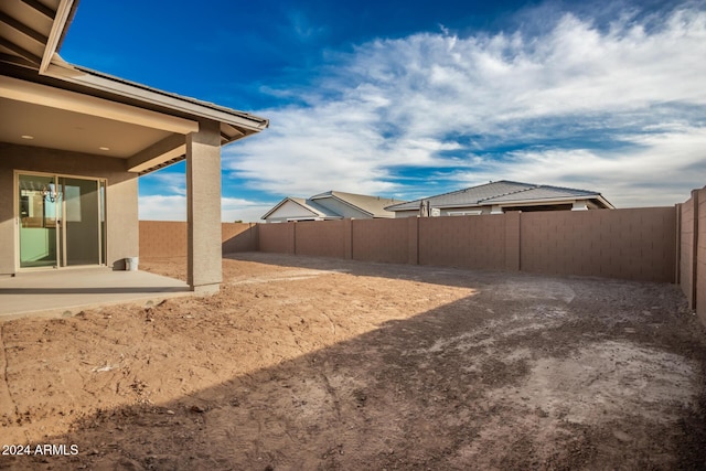 view of yard featuring a patio