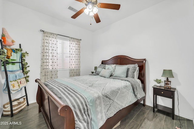 bedroom with ceiling fan