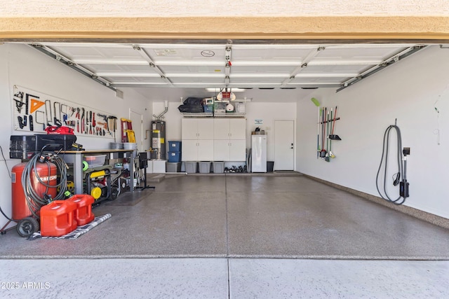 6213 W Gambit Trl, Phoenix, AZ 85083 - garage featuring water heater