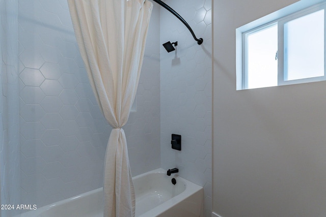 3909 S Veronica Ln, Gold Canyon, AZ 85118 - bathroom with shower / bath combo with shower curtain