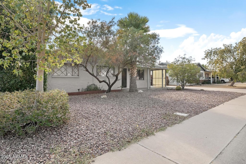 6725 E Moreland St, Scottsdale, AZ 85257 - view of obstructed view of property