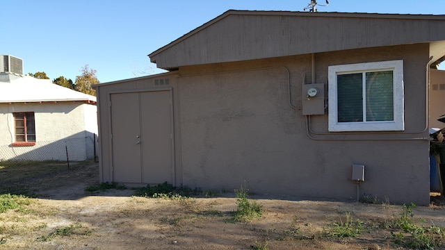 725 E Hidalgo Ave, Phoenix, AZ 85040 - view of side of property featuring stucco siding