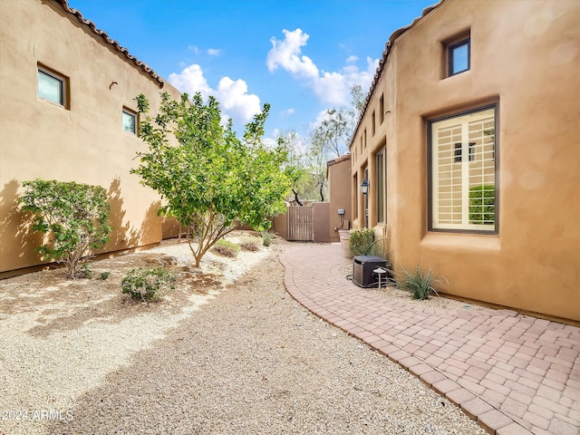 view of yard with a patio area