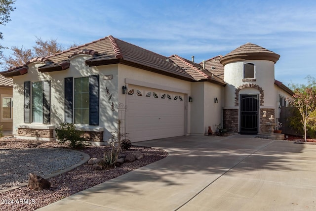 view of front facade with a garage