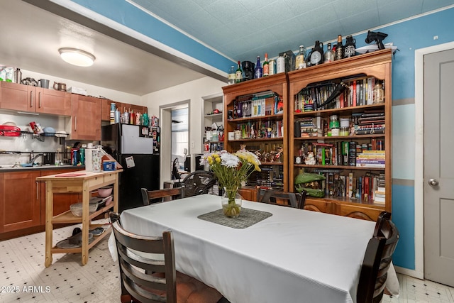 2801 W Glenrosa Ave, Phoenix, AZ 85017 - dining room featuring light flooring