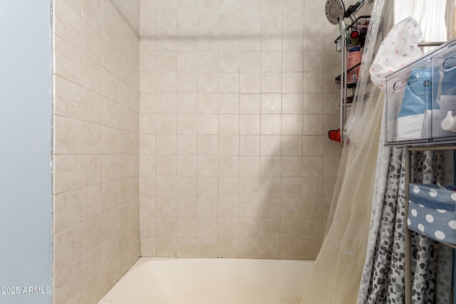 2801 W Glenrosa Ave, Phoenix, AZ 85017 - bathroom with shower / bath combination with curtain