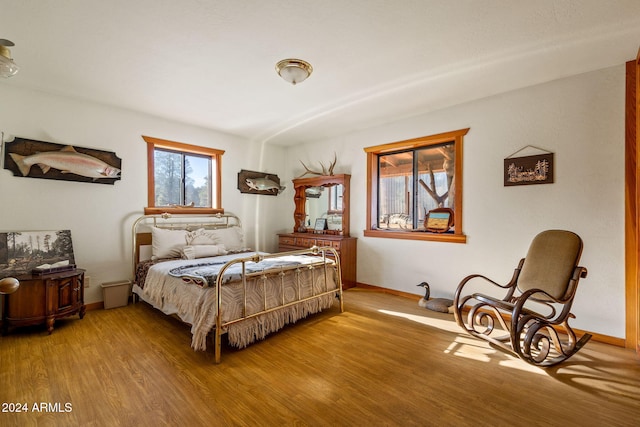 1528 Black Canyon Rd, Heber, AZ 85928 - bedroom with wood finished floors and baseboards